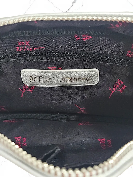 Betsey Johnson Silver 'Bank of Betsey Diamond Card' Crossbody and Wallet Set - Picture 7 of 12